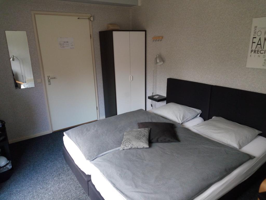 Tweepersoonskamer met Gedeelde Badkamer